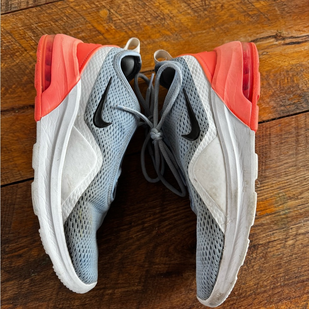 Air Max 270 size 9, European 40.5